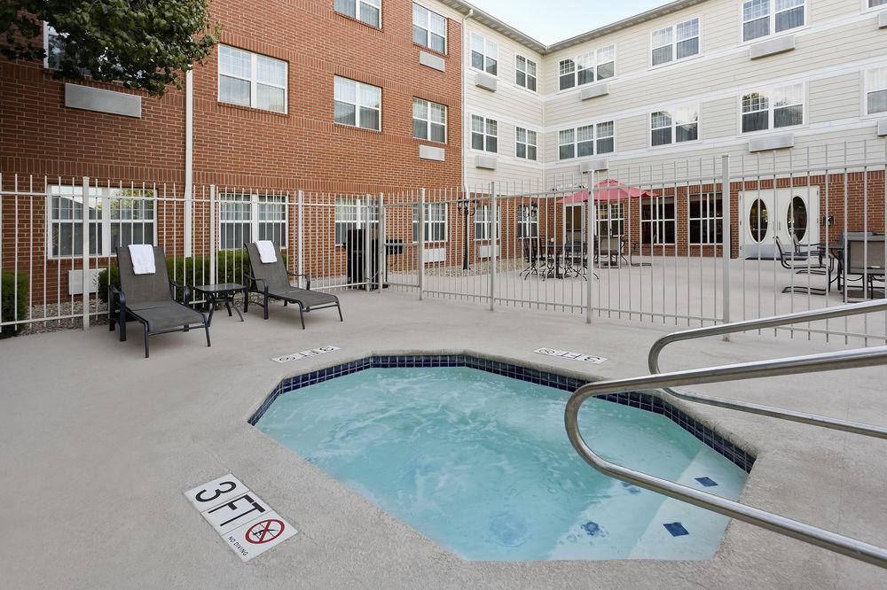 Towneplace Suites By Marriott Dallas Bedford Exterior foto